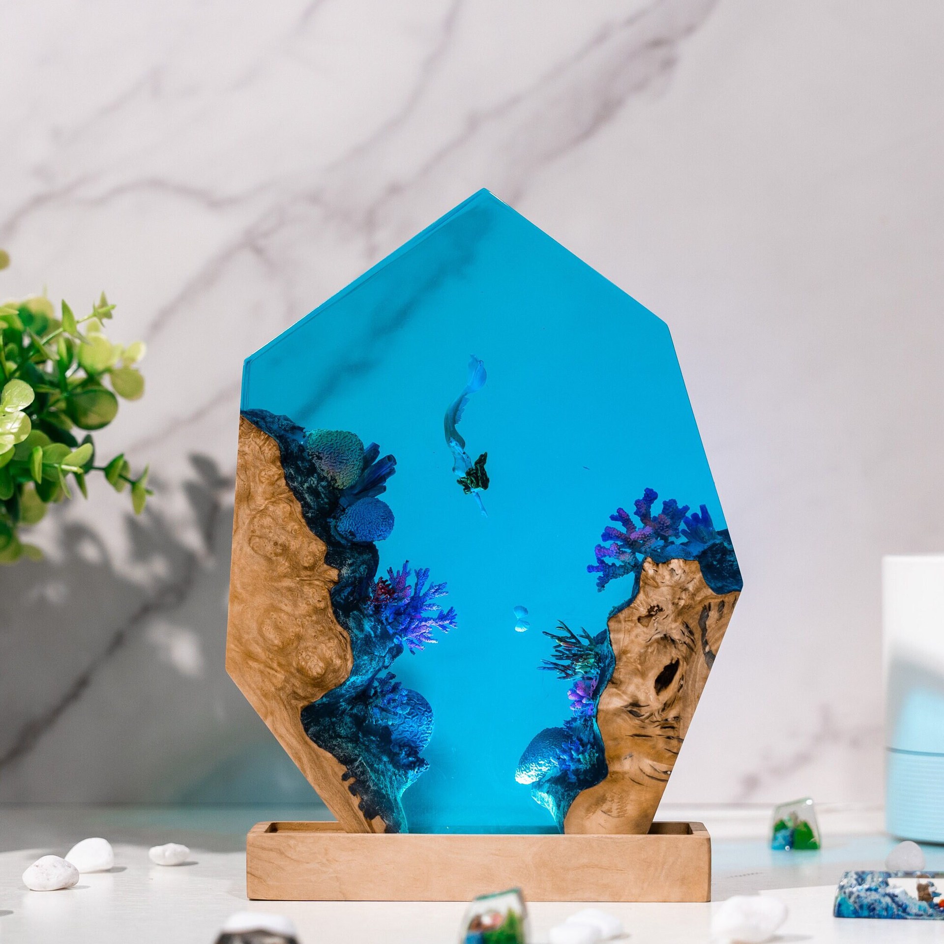Resin Artist - Lampu Meja Resin Kustom Dunia Fantasi
